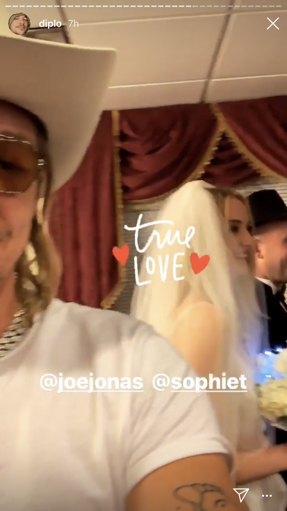 <h1 class="title">Sophie veil</h1><cite class="credit">Instagram/@Diplo</cite>