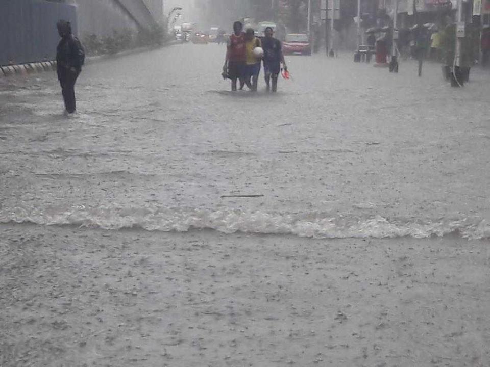 Mumbai rains. Photo courtesy: Yahoo stringer