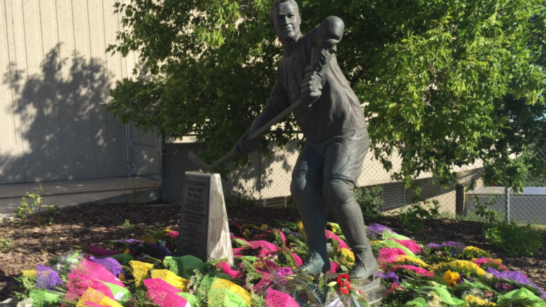 Province approves Gordie Howe cemetery at Saskatoon arena after family requests interment