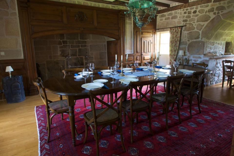 El comedor del castillo situado en la Dordoña (Foto: SWNS).