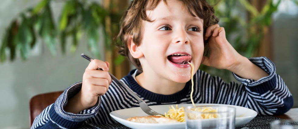 Les menus enfants dans les restaurants virent parfois au véritable casse-tête pour les parents.
