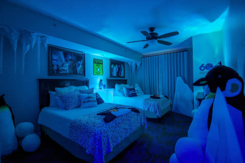 Inspired by SeaWorld Orlando’s all-new Antarctica Realm, home to the brand-new family launch coaster “Penguin Trek” (opening this summer), the Club Wyndham SeaWorld Suite brings the majesty of the Antarctic to life inside a spacious one-bedroom deluxe suite. (Photo: Business Wire)