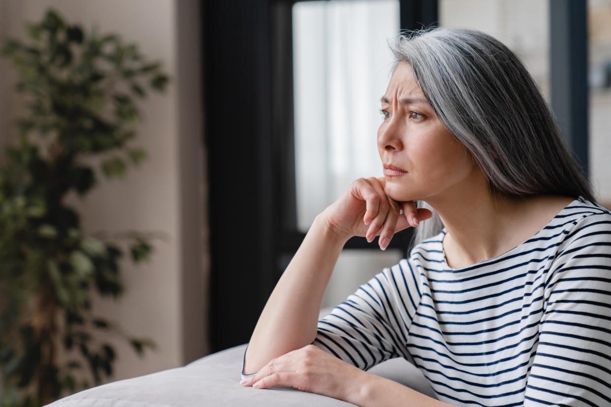 La definición de crisis de mediana edad se acuño para agrupar patrones de conducta comunes en personas de entre 40 y 50 años, relacionados con la preocupación de que, con el pasar del tiempo, estamos más cerca del final de la vida. (Getty Creative)