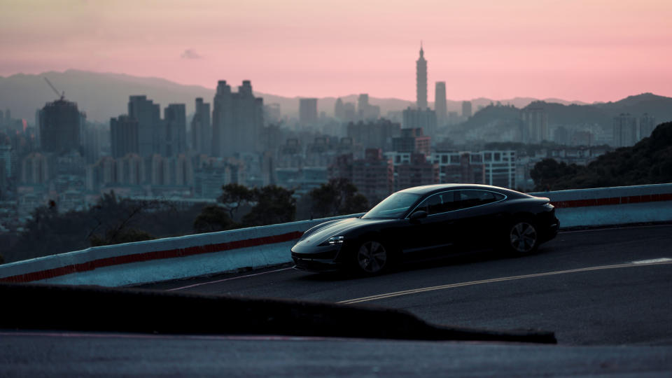 無聲無息，Porsche Taycan 台灣深夜現蹤跡