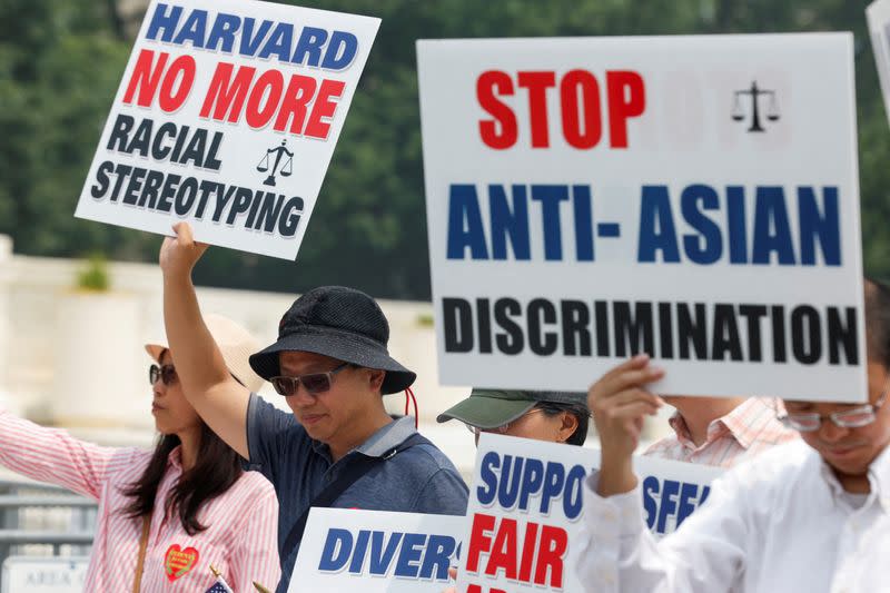 FILE PHOTO: U.S. Supreme Court rejects affirmative action in university admissions