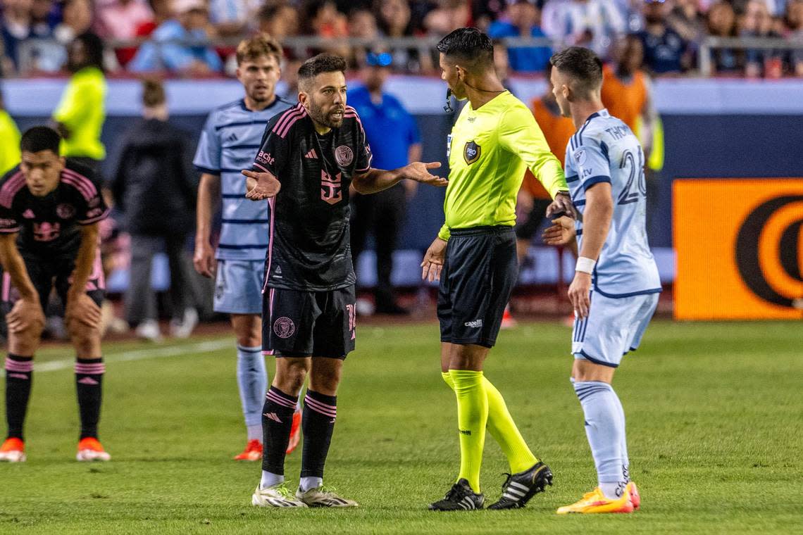 Inter Miami defender Jordi Alba (18) disputes a call with the referee during the second half of an MLS match against Sporting Kansas City at GEHA Field at Arrowhead Stadium, Saturday, April 13, 2024, in Kansas City. Emily Curiel/ecuriel@kcstar.com