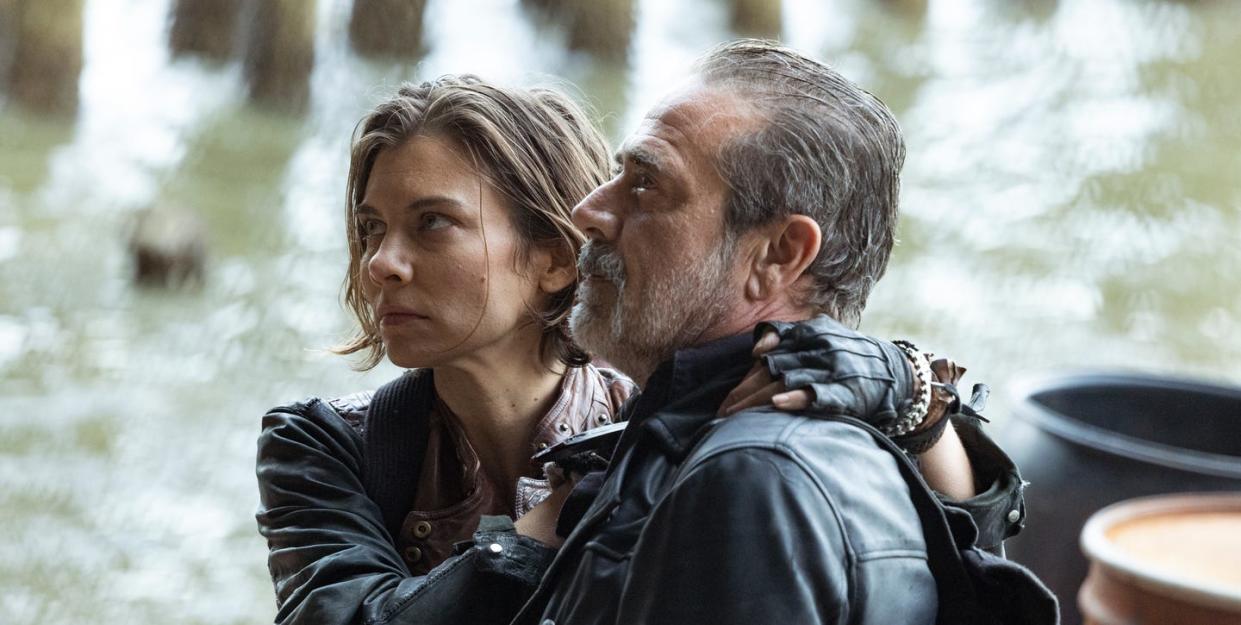 lauren cohan as maggie rhee, jeffrey dean morgan as negan, the walking dead dead city season 1