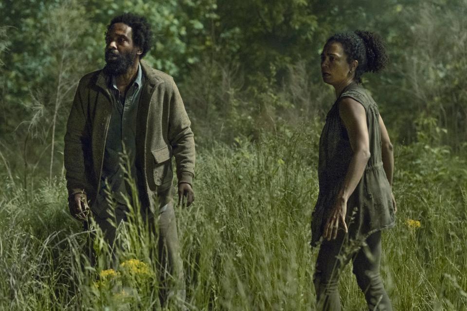 TWD 1106 Virgil and Connie, Kevin Carroll and Lauren Ridloff