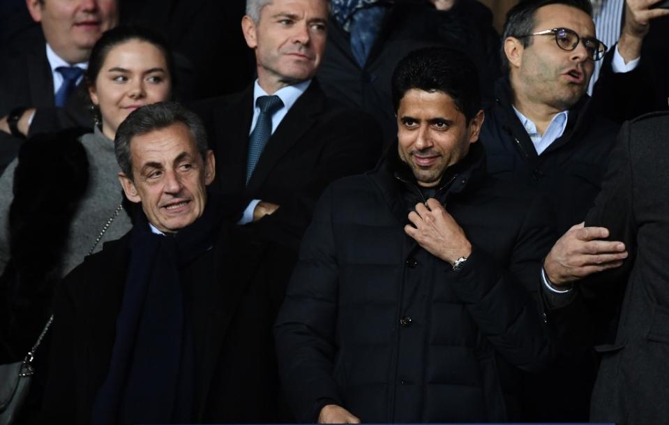 L'ancien président de la République Nicolas Sarkozy a pris place aux côtés du président parisien Nasser al-Khelaïfi dans les tribunes du Parc des Princes, comme souvent. (crédit AFP)