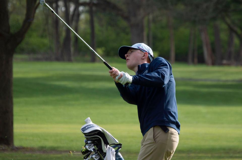 Senior Rykert Frisinger, son of coach Rolla Frisinger, took second place behind teammate Ridley Fast in the first jamboree of the season.