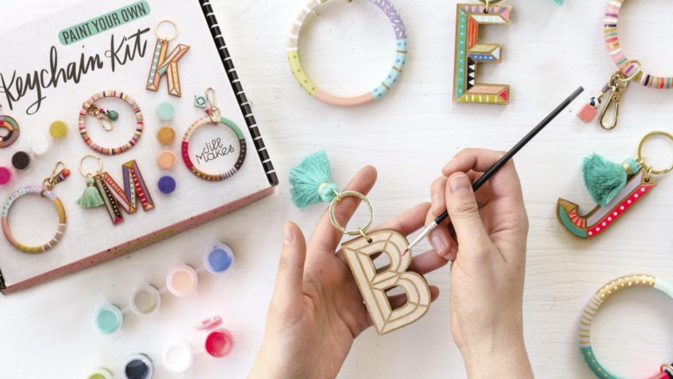 Best DIY gifts: DIY Keychain Painting Kit