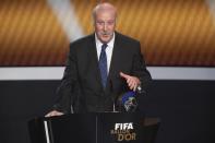 ZURICH, SWITZERLAND - JANUARY 07: Vicente del Bosque, head coach of Spain receives the FIFA World Coach of Men's Football 2012 trophy at Congress House on January 7, 2013 in Zurich, Switzerland. (Photo by Christof Koepsel/Getty Images)