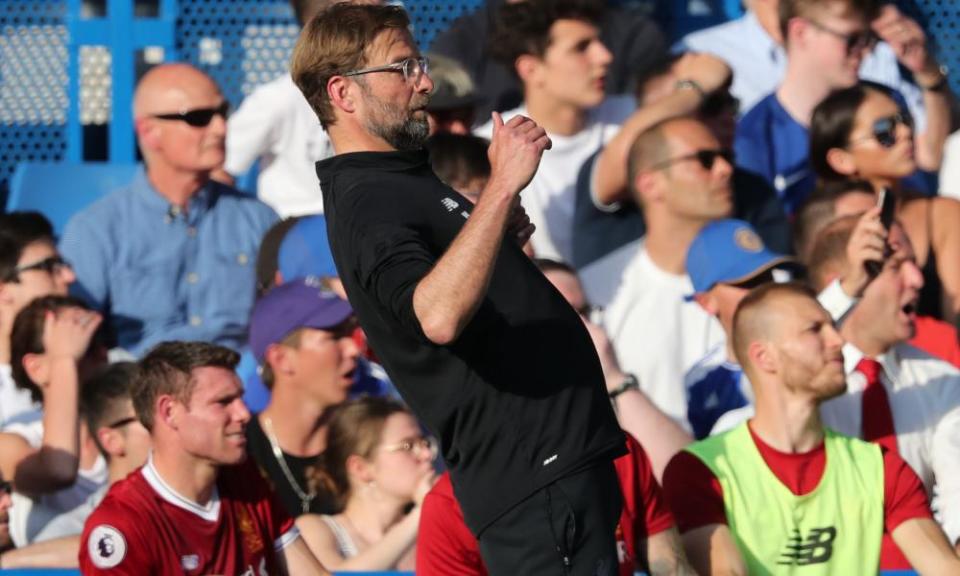 Jurgen Klopp gets animated on the Stamford Bridge touchline