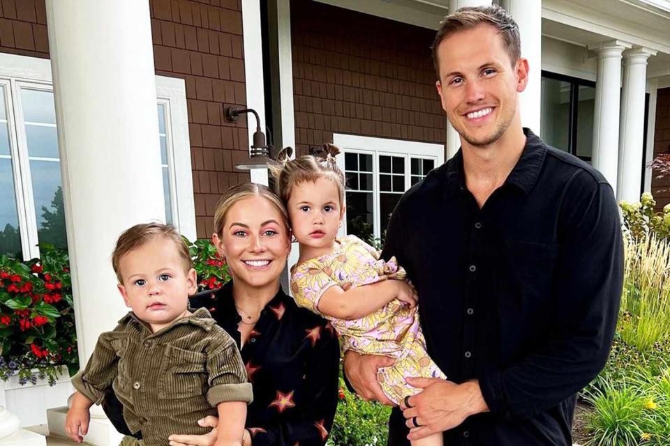 <p>Shawn Johnson/Instagram</p> Shawn Johnson with her family