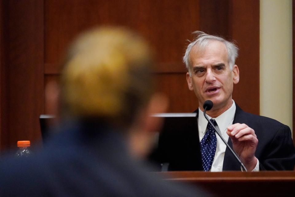 Dr. David Spiegel testifies in the courtroom at the Fairfax County Circuit Courthouse in Fairfax, Virginia, on May 23, 2022. - US actor Johnny Depp sued his ex-wife Amber Heard for libel in Fairfax County Circuit Court after she wrote an op-ed piece in The Washington Post in 2018 referring to herself as a 