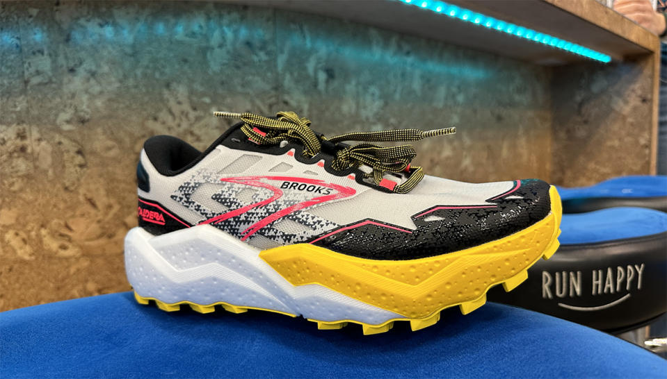 Brooks Caldera 7