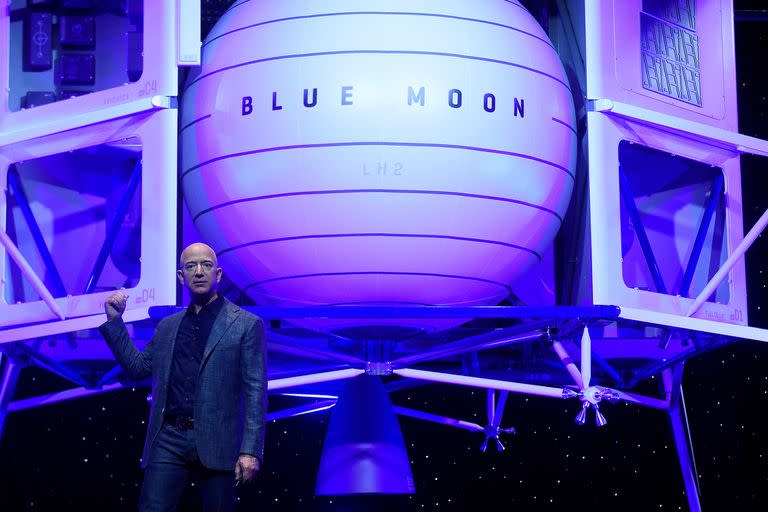 Jeff Bezos presenta el vehículo de exploración lunar, fabricado por su compañia Blue Origin