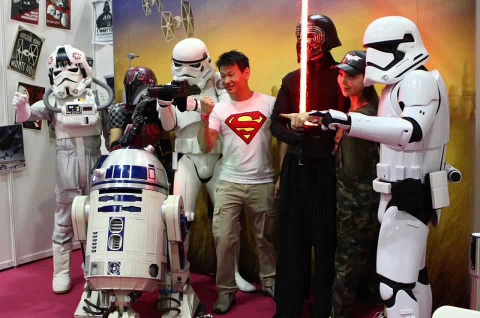 Star Wars cosplayers posing for a photo. (Photo: Sharlene Sankaran/ Yahoo Newsroom)