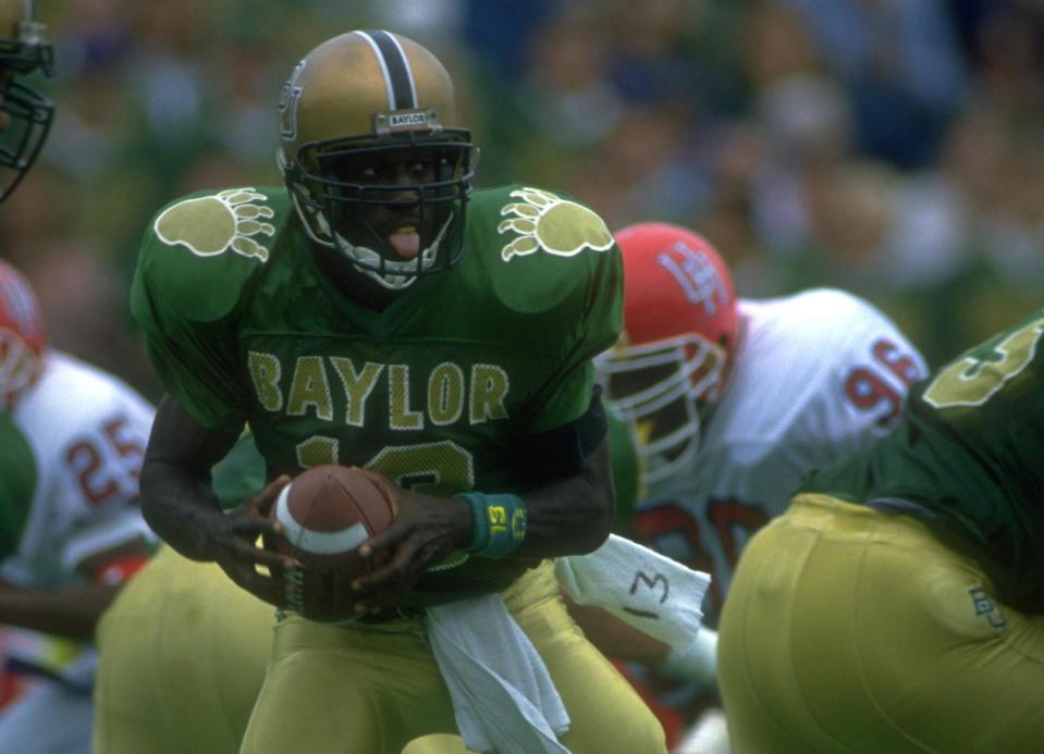 17 OCT 1992:  J.J. JOE, QUARTERBACK FOR BAYLOR, DROPS BACK DURING THEIR 29-23 WIN OVER HOUSTON AT FLOYD CASEY STADIUM IN WACO, TEXAS.  MANDATORY CREDIT: JOE PATRONITE/ALLSPORT.