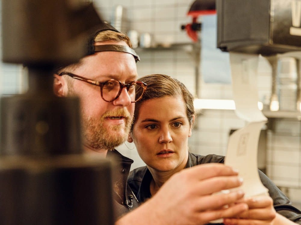 Max Strohe und Viktoria Fuchs müssen in einer VOX-Show gegeneinander antreten. (Bild: RTL / Hendrik Lüders)