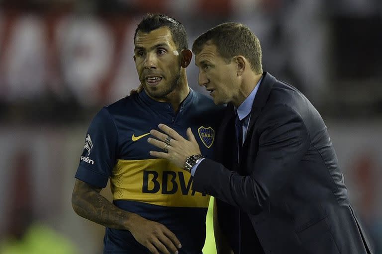 Tevez, Arruabarrena, símbolos de Boca de diferente dimensión; el club de la Ribera pertenece al pasado de ambos..., al menos por ahora  