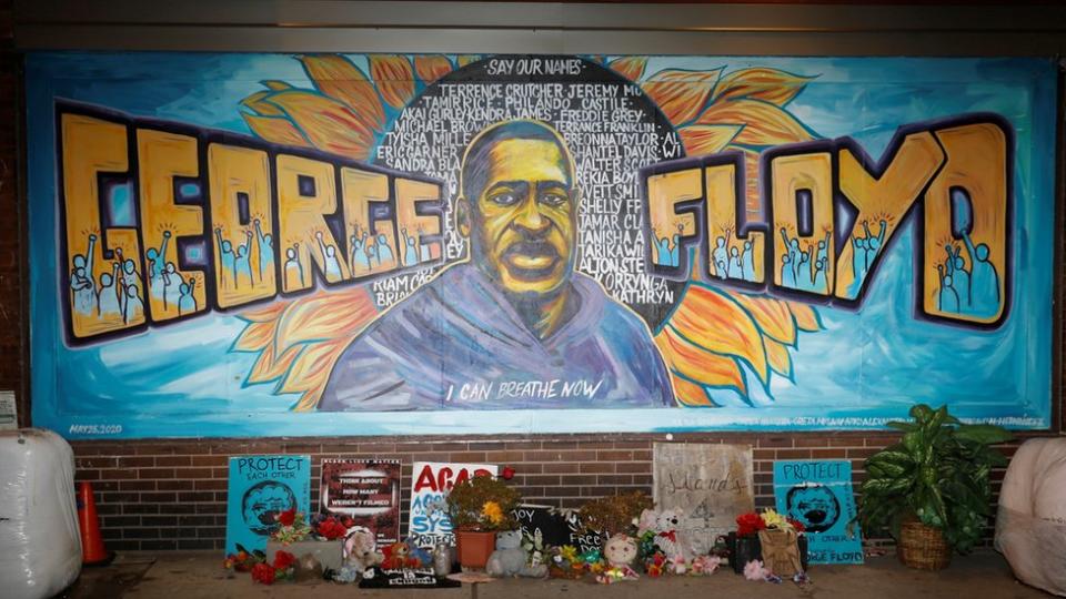 Mural en homenaje a George Floyd en Mineápolis, Minnesota,