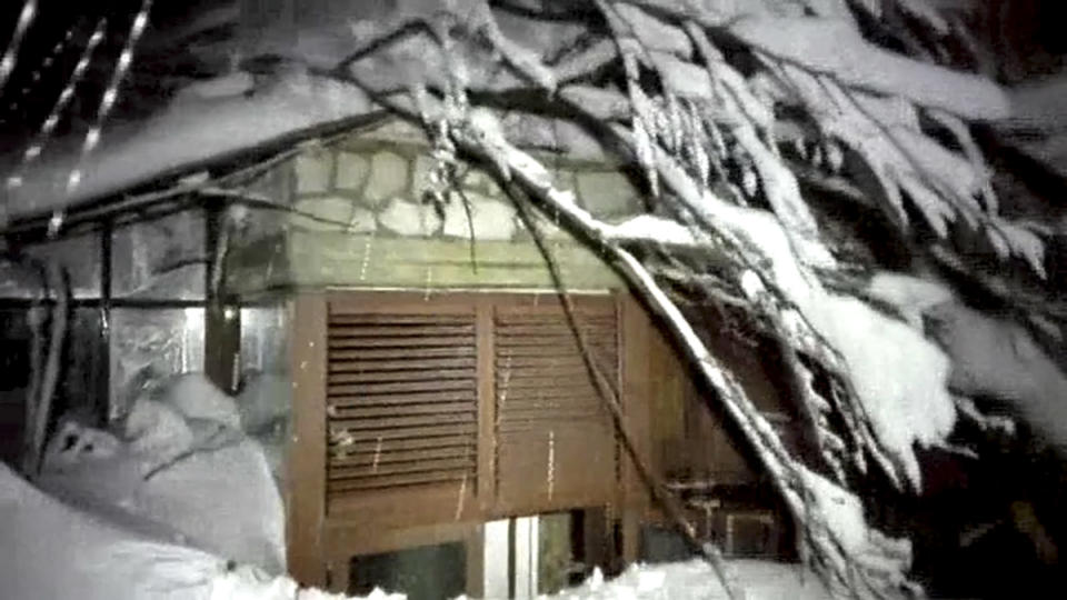 Avalancha sepulta a hotel en Italia