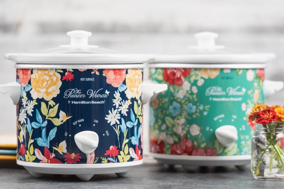 The Pioneer Woman’s Kitchen Essentials Are On Major Sale Right Now, And You Can Get 2 Slow Cookers For Under $25