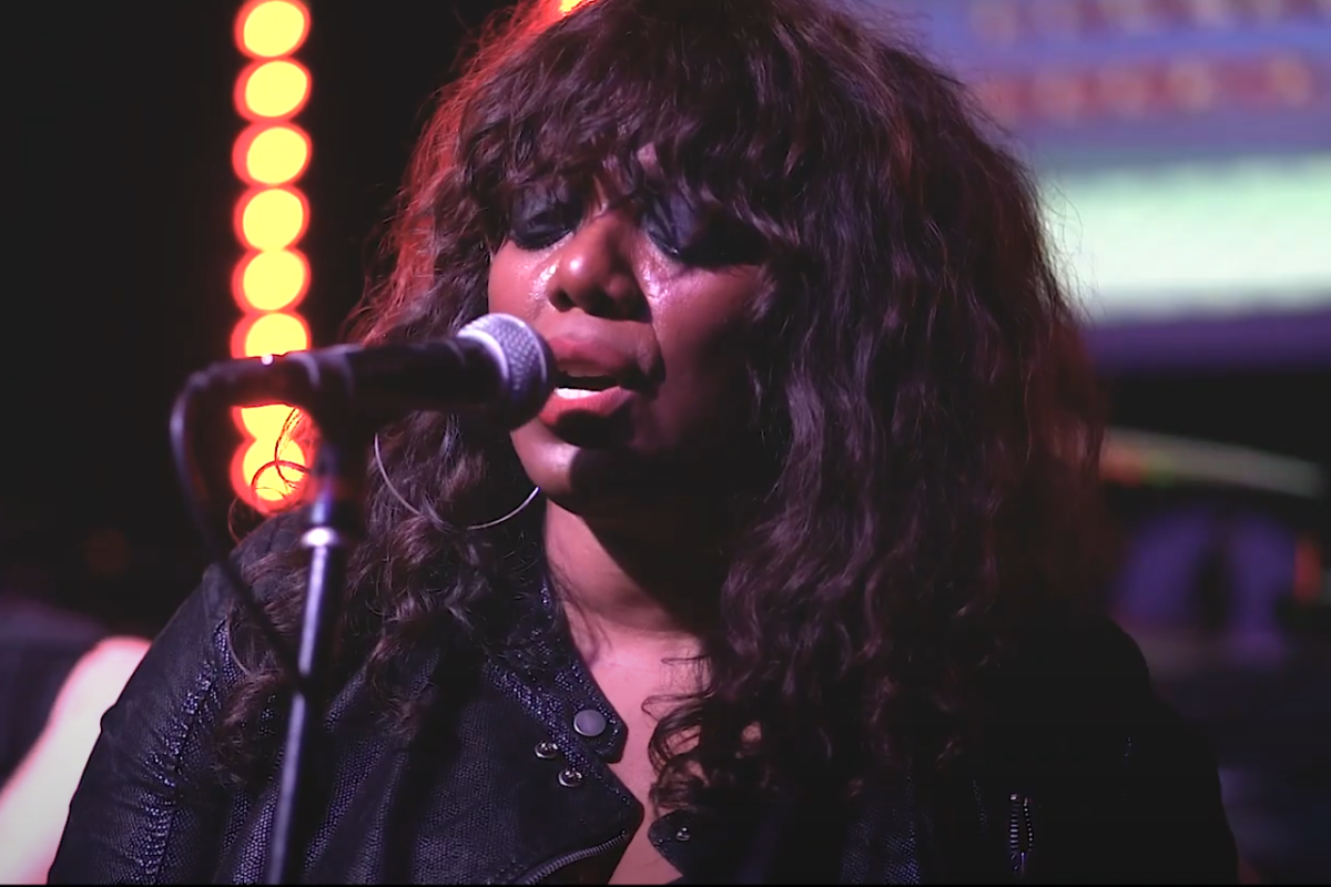 R I P Denise Johnson Primal Scream Vocalist Dies At 56