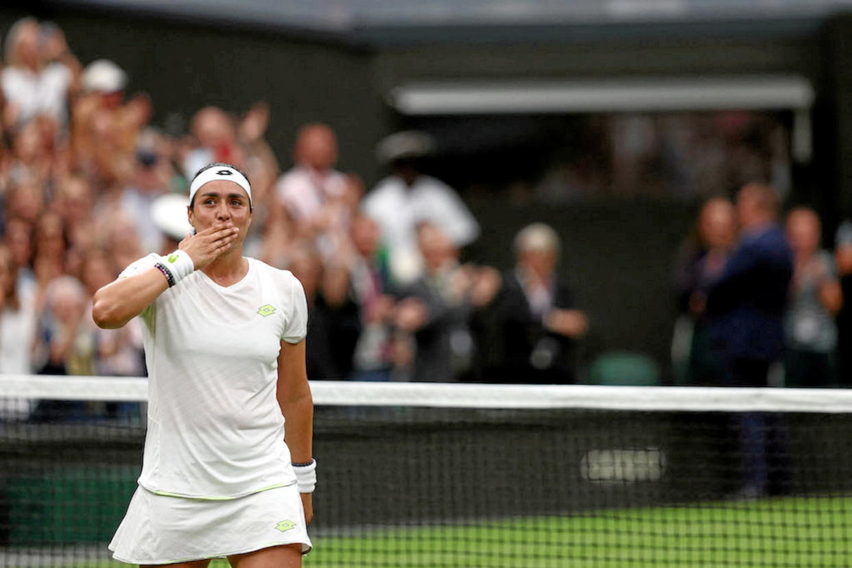 La Tunisienne Ons Jabeur après sa victoire en demi-finale face à Aryna Sabalenka à Wimbledon le 13 juillet 2023.  - Credit:ADRIAN DENNIS / AFP