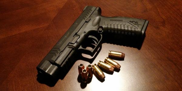 Policías de Tijuana decomisan 43 armas de fuego