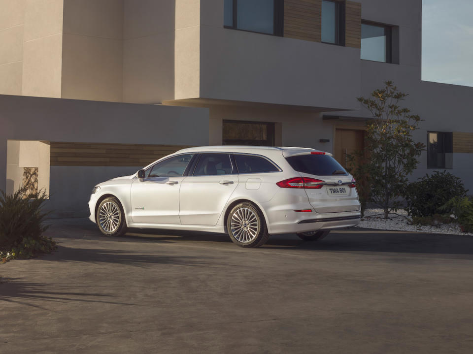 2019FordMondeo-Hybrid_06.jpg