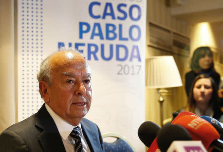 Rodolfo Reyes, nephew of Chilean poet and Nobel laureate Pablo Neruda, speaks during a news conference about the probable causes of the death of the poet in Santiago, Chile October 20, 2017. REUTERS/Rodrigo Garrido