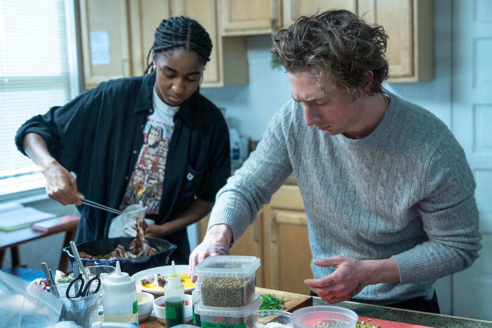 Ayo Ebebiri as Sydney and Jeremy Allen White as Carmy in The Bear.  (Chuck Hodes/FX)