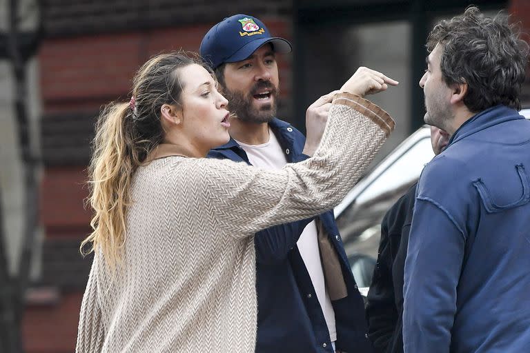 Blake Lively y Ryan Reynolds estallaron contra un paparazzi que los perseguía por Nueva York