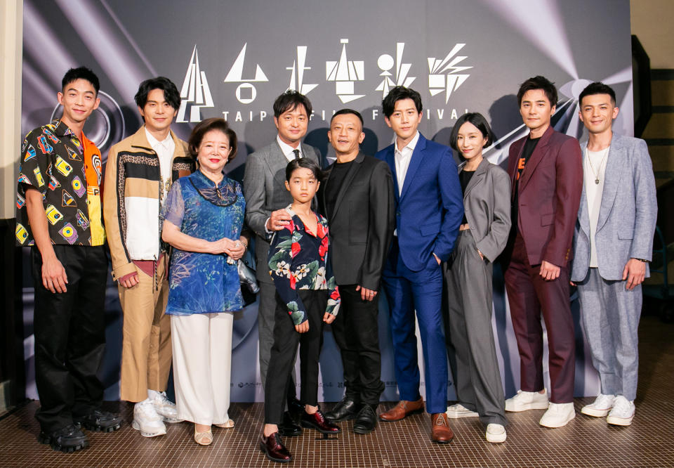 《親愛的房客》主演王可元(左起)、姚淳耀、陳淑芳、導演鄭有傑、監製楊雅喆、演員莫子儀、配樂法蘭、演員是元介、童星白潤音(前)。（圖／台北電影節）