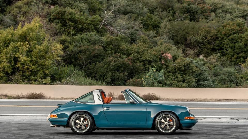 a blue singer porsche 911