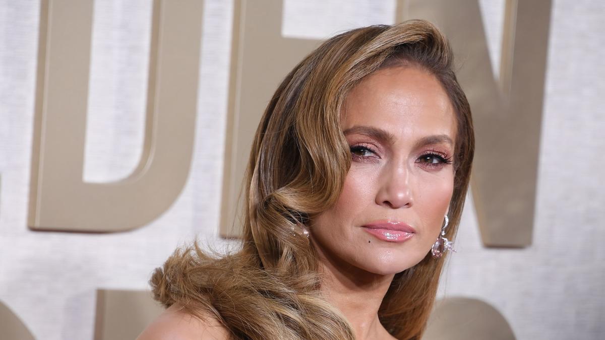 Jennifer Lopez Shows Off Toned Torso in Tiny Red Lingerie Set