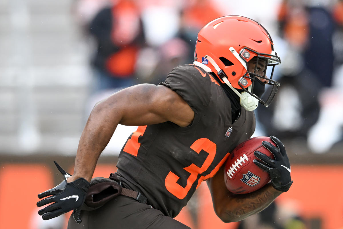 Browns add backfield depth, acquire RB Pierre Strong Jr. in trade