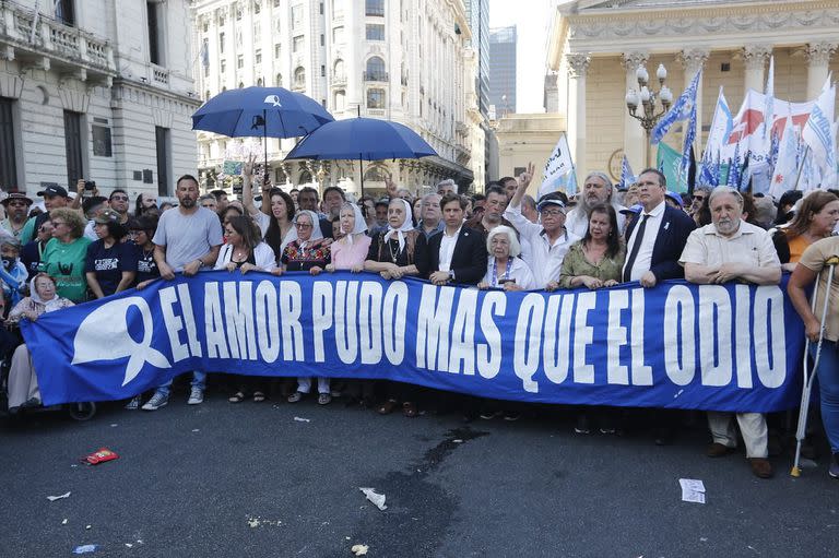 Ronda de las Madres homenaje a Hebe de Bonafini. 24-11-22