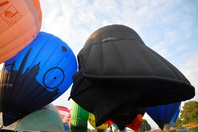 Comme plus de 130 montgolfières, le ballon Dark Vador participe à un festival à Bristol.