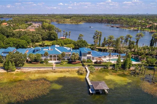 This is what Shaq’s 12-bedroom mansion looks like. (Photo from Redfin)