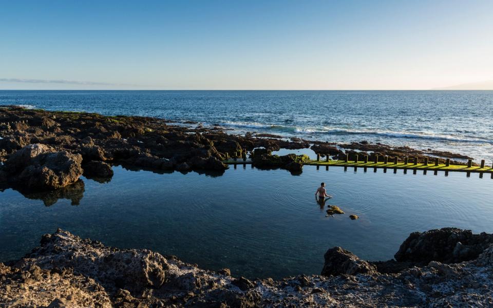 Η Playa La Jaquita είναι μια παραλία με μαύρη άμμο