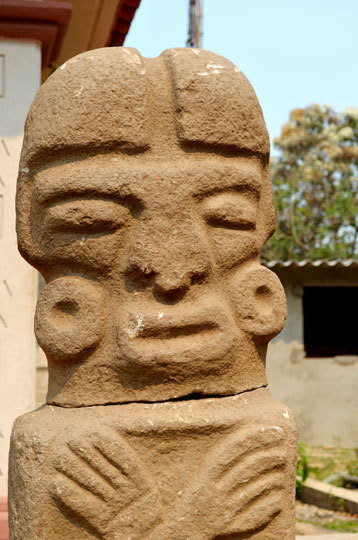 Villagers installing a water pipe in southwestern Mexico stumbled onto an ancient granite statue depicting a player from a pre-Hispanic ball game, the national anthropology institute said Monday. (Photo: INAH)  <a href="http://www.huffingtonpost.com/2013/05/21/mexico-ball-game-statue-discovered-villagers-piedra-labrada_n_3313936.html?utm_hp_ref=unearthed" target="_blank">Read more here</a>