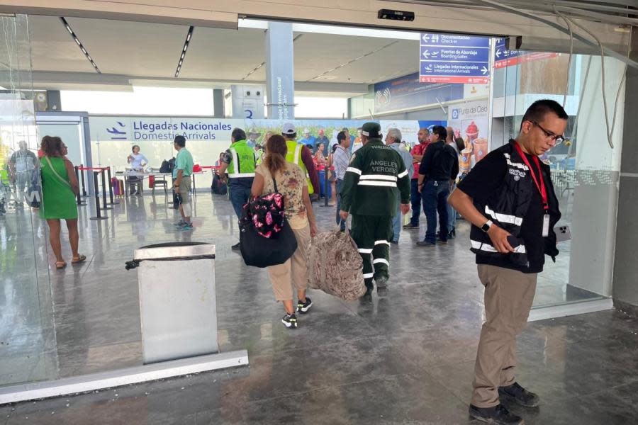 Ofrecen aerolíneas apoyo gratuito a víctimas del huracán Otis