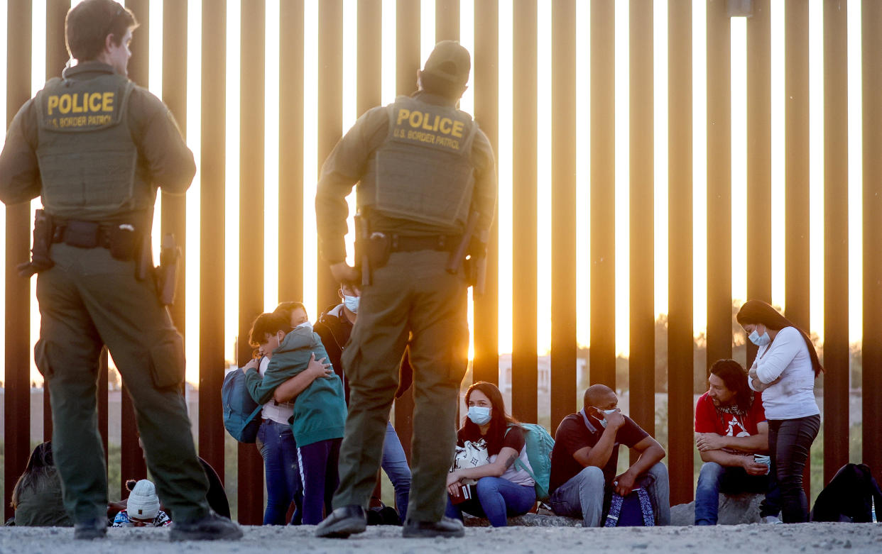 Image: Migrant Border Crossings At The Southern Border Continue As Judge's Title 42 Ruling Looms (Mario Tama / Getty Images)