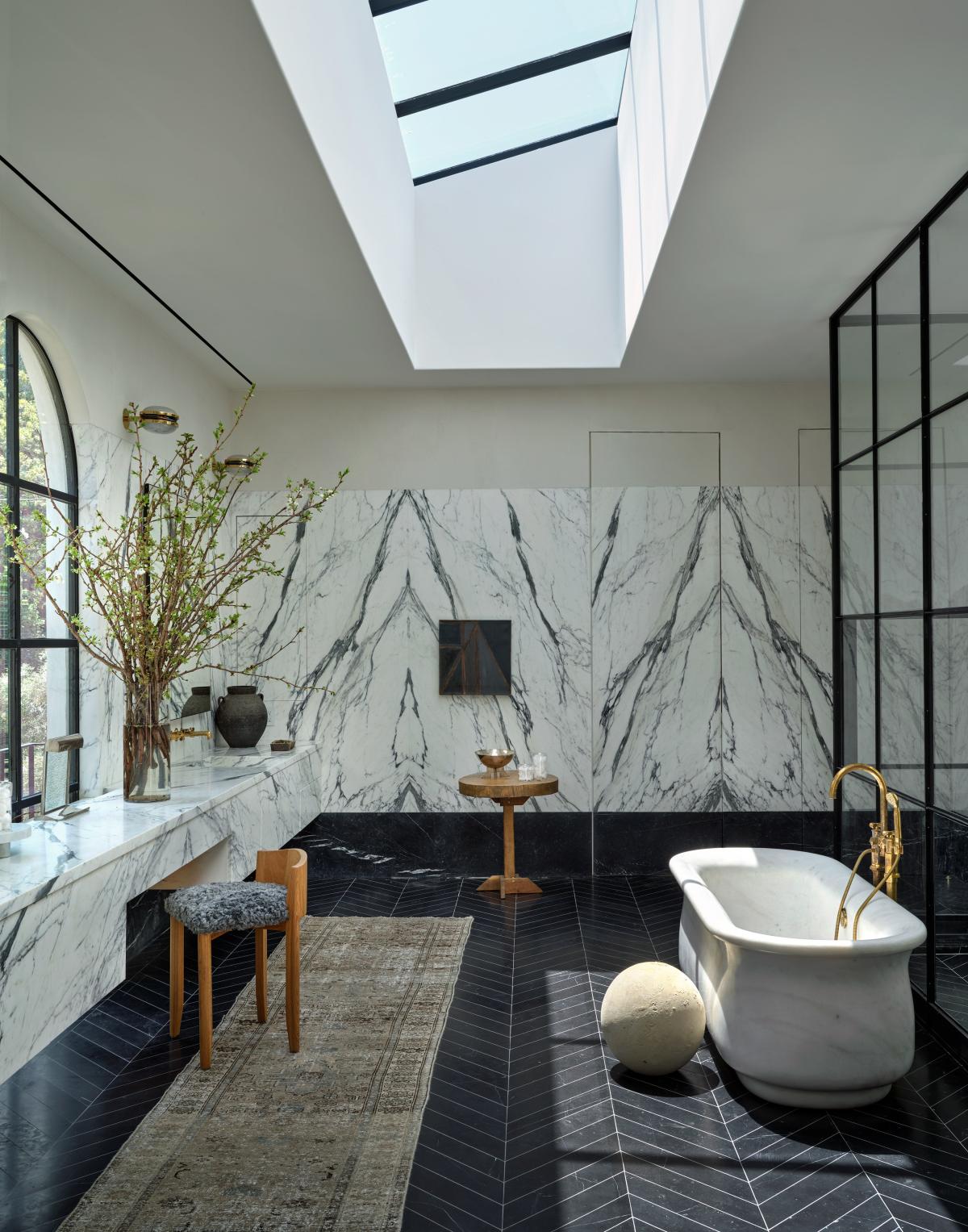 https://s.yimg.com/ny/api/res/1.2/dRubQkXgeTIlJb4dOZPCmA--/YXBwaWQ9aGlnaGxhbmRlcjt3PTEyMDA7aD0xNTI3/https://media.zenfs.com/en/architectural_digest_422/b5c447ef7f2e6fc0d245d2ecd615c5a1