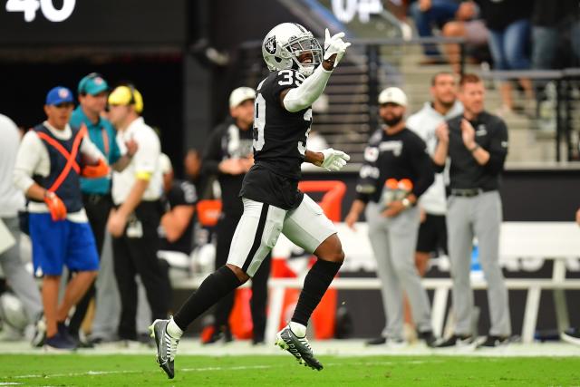 Raiders CB Nate Hobbs returns to practice after missing first week of  training camp