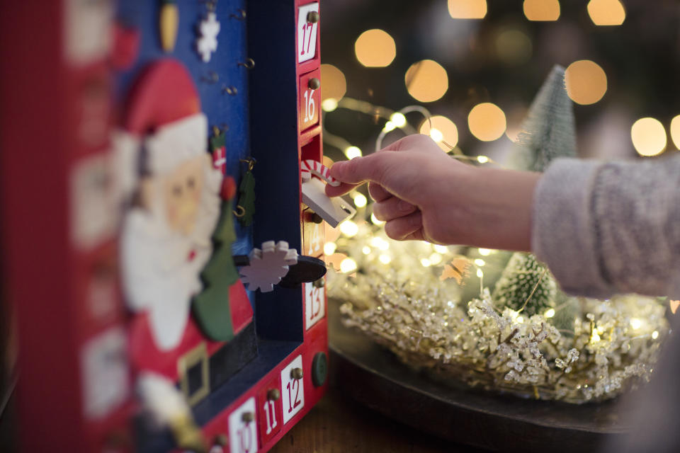 Adventskalender versüßen die Adventszeit (Symbolbild: Getty Images)