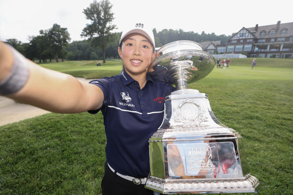 Ruoning Yin, the record-breaking fifth woman to reach world No. 1 this year. (Christian Petersen/Getty Images)